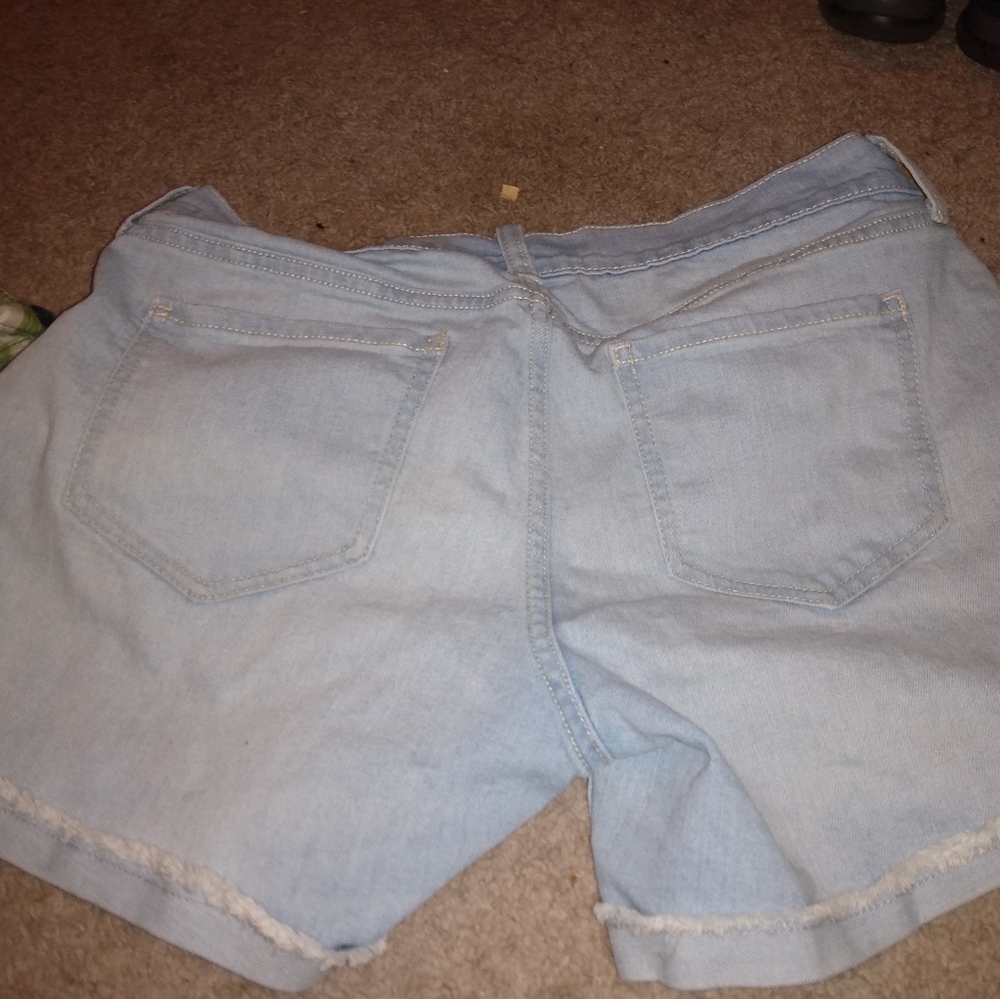 Capris - Picture 4 of 8
